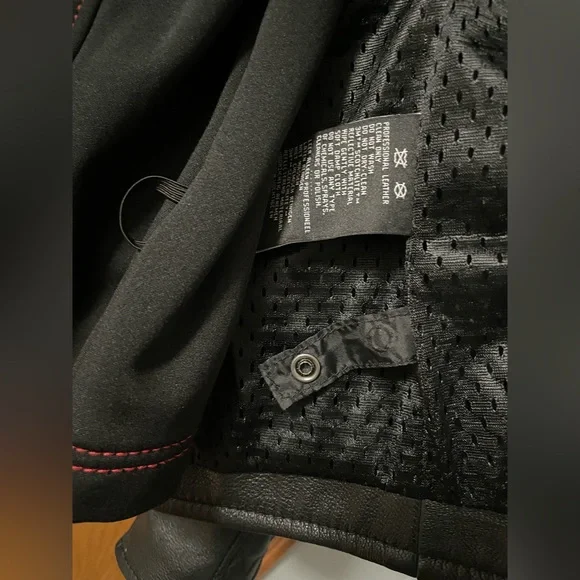 Authentic Harley-Davidson Women’s Scroll Skull 3-IN-1 Leather Jacket - Picture 5 of 5